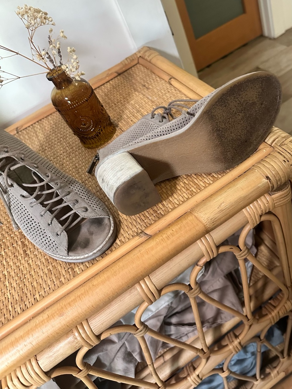 Dolce Vitta , unique shoes🦋